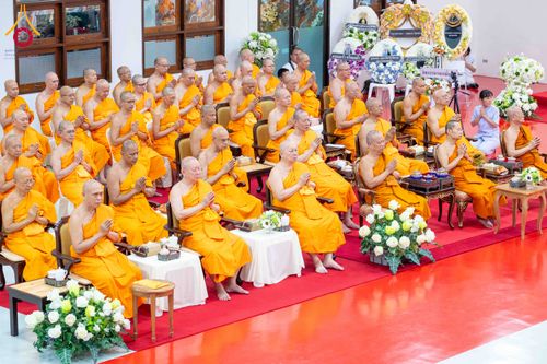 ภาพ No.314680:วันเสาร์ที่ 21 มีนาคม พ.ศ. 2569 พิธีบำเพ็ญกุศล คุณพ่อณรงค์ จินตมากุล  สิริอายุ 99 ปี 11 เดือน โยมบิดา พระครูปลัดรัตนวีรวัฒน์ (รังสฤษดิ์ อิทฺธิจินตโก) ที่ปรึกษาเจ้าคณะจังหวัดปทุมธานี เจ้าอาวาสวัดพระธรรมกาย  ณ ห้องปลูกศรัทธา 2 วัดพระธรรมกาย ปทุมธานี