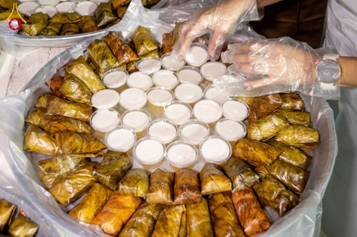 ภาพ No.293687:วันที่ 14 มกราคม พ.ศ. 2569  พิธีถวายภัตตาหารเป็นสังฆทาน แด่พระธรรมยาตรา  ณ วัดสองพี่น้อง ต.ต้นตาล อ.สองพี่น้อง จ.สุพรรณบุรี  ในโครงการธรรมยาตรา กตัญญูบูชา มหาปูชนียาจารย์  พระมงคลเทพมุนี(สด จนฺทสโร) พระผู้ปราบมาร  อนุสรณ์สถาน 7 แห่ง ปีที่ 14