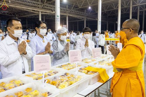 ภาพ No.75109:พิธีถวายภัตตาหารเป็นสังฆทาน แด่คณะพระธรรมยาตราฯ ในโครงการธรรมยาตรากตัญญูบูชา มหาปูชนียาจารย์ พระมงคลเทพมุนี(สด จนฺทสโร) พระผู้ปราบมาร อนุสรณ์สถาน 7 แห่ง ปีที่ 11 วันที่ 31 มกราคม พ.ศ. 2566