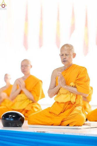 ภาพ No.345311:วันพฤหัสบดีที่ 27 สิงหาคม พ.ศ.2569 พิธีตักบาตรในวันธรรมชัย ณ สภาธรรมกายสากล วัดพระธรรมกาย ปทุมธานี