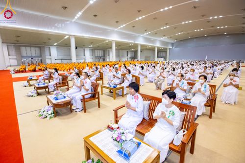 ภาพ No.90767:พิธีบำเพ็ญกุศลสวดพระอภิธรรม  อุบาสกถาวร พรหมถาวร (อุบาสกผู้ปั้นพระ) คืนที่ 3 วันจันทร์ที่ 16 ตุลาคม พ.ศ. 2566 ณ ห้องแก้วสารพัดนึก 1 สภาธรรมกายสากล วัดพระธรรมกาย จ.ปทุมธานี