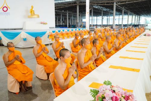 ภาพ No.105578:พิธีถวายภัตตาหารเป็นสังฆทาน แด่คณะพระธรรมยาตราฯ ในโครงการธรรมยาตรากตัญญูบูชา มหาปูชนียาจารย์ พระมงคลเทพมุนี(สด จนฺทสโร) พระผู้ปราบมาร อนุสรณ์สถาน 7 แห่ง ปีที่ 12 วันที่ 3 มกราคม พ.ศ. 2567 ณ สภาธรรมกายสากล วัดพระธรรมกาย