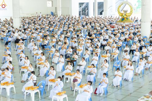 ภาพ No.317604:วันพฤหัสบดีที่ 2 เมษายน พ.ศ.2569 พิธีบุพเปตพลี ครั้งที่ 180 ณ หอฉันคุณยายอาจารย์ฯ วัดพระธรรมกาย