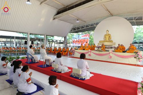 ภาพ No.322914:วันอาทิตย์ที่ 19 เมษายน พ.ศ. 2569 ตักบาตรฉลองพระใหม่ โครงการบรรพชาและอุปสมบทหมู่ รุ่นบูชาธรรม 82 ปี หลวงพ่อธัมมชโย ณ อาคารโถงช้าง สำนักงานใหญ่