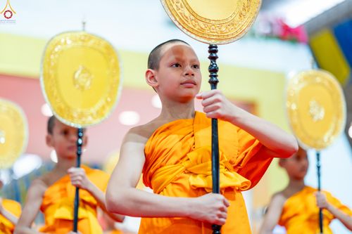 ภาพ No.338922:วันอาทิตย์ที่ 12 กรกฎาคม พ.ศ.2569 พิธีมุทิตาผู้สอบได้เปรียญธรรม ประโยค 1-2 ถึง ป.ธ.9 และ บ.ศ.1-2 ถึง บ.ศ.6 สำนักศาสนศึกษาวัดพระธรรมกาย ประจำปี 2569, พิธีมอบตราตั้งแต่งตั้งอาจารย์ใหญ่ สำนักศาสนศึกษาวัดพระธรรมกาย