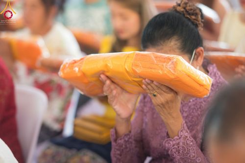 ภาพ No.64048:พิธีทอดกฐินสามัคคีทั่วไทย 5,000 วัด โดยคณะศิษยานุศิษย์วัดพระธรรมกาย น้อมบูชาธรรม 78 ปี หลวงพ่อธัมมชโย วันจันทร์ ที่ 7 พฤศจิกายน พ.ศ. 2565 ณ วัดโคกขาม ต.โบสถ์ อ.พิมาย จ.นครราชสีมา