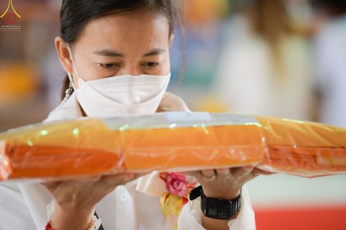 ภาพ No.65484:พิธีขอขมามอบผ้าไตร นาคธรรมทายาท ในโครงการอุปสมบทบูชาธรรม มหาปูชนียาจารย์ประจำปี 2565 ณ ศูนย์อบรมเยาวชนผาสุกวนิช จ.ราชบุรี วันที่ 19 พฤศจิกายน พ.ศ. 2565
