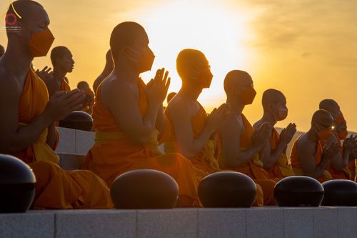 ภาพ No.68672:พิธีตักบาตรฉลองพระใหม่ วันที่ 1 มกราคม พ.ศ. 2566 ณ วัดพระธรรมกาย จ.ปทุมธานี