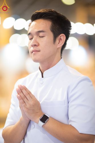 ภาพ No.90436:พิธีฉลองชัยสวดมนต์บทธัมมจักกัปปวัตตนสูตร 5,759,139,139 จบ เนื่องใน 139 ปี วันคล้ายวันเกิดด้วยรูปกายเนื้อ พระมงคลเทพมุนี (สด จนฺทสโร) พระผู้ปราบมาร วันอังคารที่ 10 ตุลาคม พ.ศ. 2566 ณ มหารัตนวิหารคด วัดพระธรรมกาย จ.ปทุมธานี