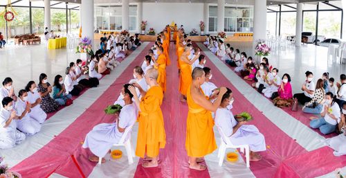 ภาพ No.65657:พิธีปลงผมและพิธีขอขมา มอบบาตรกับผ้าไตร ในโครงการอุปสมบทบูชาธรรม มหาปูชนียาจารย์ประจำปี 2565 ณ ศูนย์ปฎิบัติธรรมสมุทรปราการ(บางบ่อ)  วันอาทิตย์ที่ 20 พฤศจิกายน พ.ศ. 2565