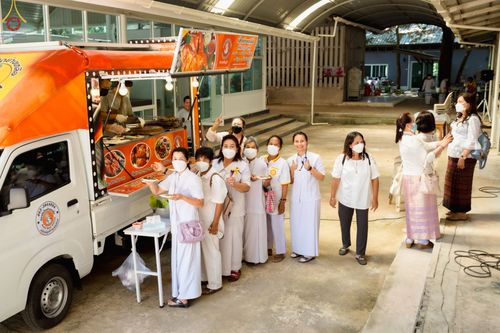 ภาพ No.63446:พิธีทอดกฐินสามัคคี เพื่อสร้างห้องแก้วหอฉันคุณยาย ณ ธุดงคสถานปราจีนบุรี  อ.เมือง จ.ปราจีนบุรี วันเสาร์ที่ 29 ตุลาคม พ.ศ. 2565