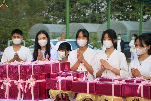 ภาพ No.68537:พิธีเจริญพระพุทธมนต์และตักบาตรพระ ๑,๐๐๐ รูป บำเพ็ญกุศลเพื่อถวายพระพรชัยแด่ สมเด็จพระเจ้าลูกเธอเจ้าฟ้าพัชรกิติยาภา นเรนทิราเทพยวดี กรมหลวงราชสาริณีสิริพัชร มหาวัชรราชธิดา และ ฉลองเมืองลำปาง ๑,๓๔๒ ปี วันศุกร์ที่ ๓๐ ธันวาคม พ.ศ.๒๕๖๕ ณ ศูนย์ปฏิบัติธรรมลำปาง 