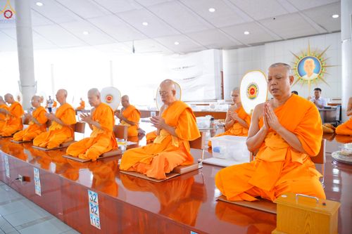 ภาพ No.337465:วันจันทร์ที่ 29 มิถุนายน พ.ศ.2569 (วันพระขึ้น 15 ค่ำ เดือน 8) พิธีบุพเปตพลี ครั้งที่ 184 ณ หอฉันคุณยายอาจารย์ฯ  พิธีสวดธัมมจักกัปปวัตนสูตร ครบ 8,495,000,000 จบ ณ มหาวิหารคด วัดพระธรรมกาย
