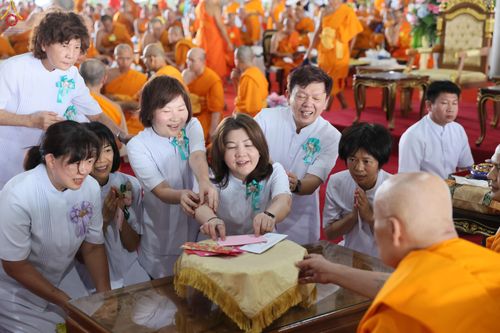 ภาพ No.323934:วันที่ 22 เมษายน พ.ศ.2569 (วันคุ้มครองโลก) พิธีถวายมหาสังฆทาน 40,000 กว่าวัดทั่วประเทศ ณ ลานธรรม พระมหาธรรมกายเจดีย์ วัดพระธรรมกาย