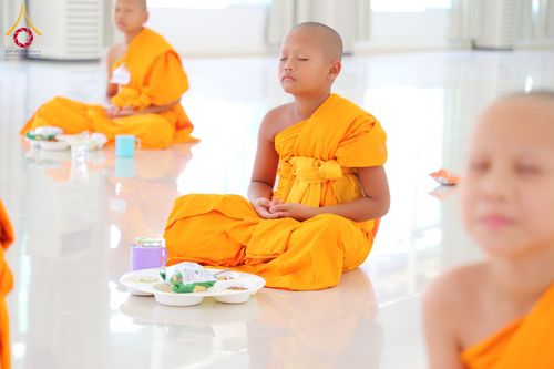 ภาพ No.320650:วันที่ 6-9 เมษายน พ.ศ.2569 สามเณรสวดมนต์ทำวัตรเช้า-เย็น  เข้าฐานกิจกรรม ฝึกUG5 นั่งสมาธิ ปฏิบัติธรรม ณ ศูนย์ปฏิบัติธรรมและศูนย์อบรมเยาวชนเพชรบุรี  ต.ท่าแลง อ.ท่ายาง จ.เพชรบุรี