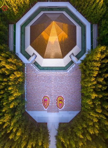 ภาพ No.106267:พระธรรมยาตราร่วมปฏิบัติธรรม และถ่ายภาพหมู่ประวัติศาสตร์ ในโครงการธรรมยาตรากตัญญูบูชา มหาปูชนียาจารย์ พระมงคลเทพมุนี(สด จนฺทสโร) พระผู้ปราบมาร  อนุสรณ์สถาน 7 แห่ง ปีที่ 12  วันที่ 4 มกราคม พ.ศ. 2567  ณ อนุสรณ์สถานมหาวิหารพระมงคลเทพมุนี จ.สุพรรณบุรี