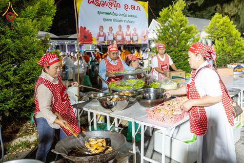 ภาพ No.289498:วันที่ 7 มกราคม พ.ศ. 2569 พิธีถวายภัตตาหารเป็นสังฆทาน แด่พระธรรมยาตรา ในโครงการธรรมยาตรา กตัญญูบูชา มหาปูชนียาจารย์ พระมงคลเทพมุนี(สด จนฺทสโร) พระผู้ปราบมาร อนุสรณ์สถาน 7 แห่ง ปีที่ 14 ณ อนุสรณ์สถานมหาวิหารพระมงคลเทพมุนี (โลตัสแลนด์) อ.สองพี่น้อง จ.สุพรร