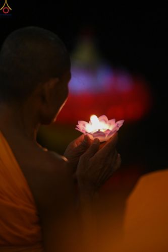 ภาพ No.301372:วันที่ 22 มกราคม พ.ศ. 2569 พิธีลอยประทีปธรรมถวายเป็นพุทธบูชา และบูชาธรรมมหาปูชนียาจารย์  ณ อนุสรณ์สถานลำดับที่ 5 สถานที่เผยแผ่วิชชาธรรมกายครั้งแรก อนุสรณ์สถานบางปลา วัดบางปลา อำเภอบางเลน จังหวัดนครปฐม ในโครงการธรรมยาตรา กตัญญูบูชา มหาปูชนียาจารย์ พระมงคล