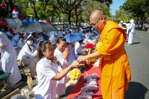 ภาพ No.295953:ภาพเบื้องหลังอาสาสมัครรวมใจ ชุดที่ 1 ในโครงการธรรมยาตรา กตัญญูบูชา มหาปูชนียาจารย์ พระมงคลเทพมุนี(สด จนฺทสโร) พระผู้ปราบมาร อนุสรณ์สถาน 7 แห่ง ปีที่ 14