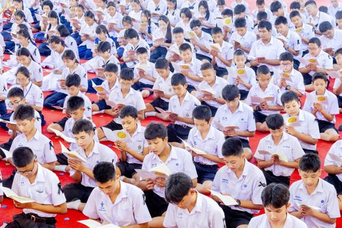 ภาพ No.289086:วันพุธที่ 17 ธันวาคม พ.ศ.2568 กิจกรรมเยาวชนไทยรวมใจทำความดี "เด็กดีมหานคร ต้นแบบด้านศีลธรรม" แข่งขันสอบตอบปัญหาศีลธรรมในพระพุทธศาสนา ครั้งที่ 7 และวันรวมพลังเด็กดี V-Star ประจำปี 2568 ณ วัดมหาธาตุยุวราชรังสฤษฎิ์ราชวรมหาวิหาร กรุงเทพมหานคร