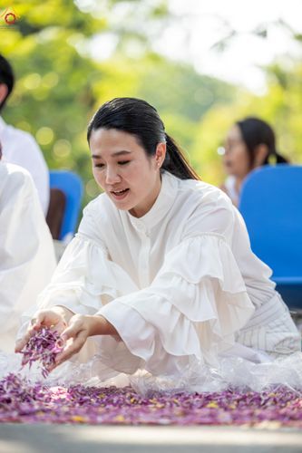 ภาพ No.304147:วันที่ 25 มกราคม พ.ศ. 2569 พิธีต้อนรับพระธรรมยาตรา  รร.สามัคคีราษฏร์บำรุง-วัดพระธรรมกาย ในโครงการธรรมยาตรา กตัญญูบูชา มหาปูชนียาจารย์ พระมงคลเทพมุนี(สด จนฺทสโร) พระผู้ปราบมาร อนุสรณ์สถาน 7 แห่ง ปีที่ 14