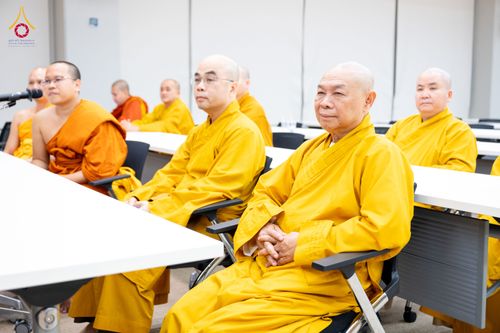 ภาพ No.324807:วันอังคารที่ 21 เมษายน พ.ศ.2569  หลวงพ่อทัตตชีโว รองเจ้าอาวาสวัดพระธรรมกาย ถวายการต้อนรับและปฏิสันถารคณะสงฆ์จากประเทศเวียดนาม