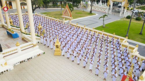 ภาพ No.278595:วันอาทิตย์ที่ 14 ธันวาคม พ.ศ.2568  พิธีเวียนประทักษิณ พิธีวันทาสีมาพระประธาน โครงการบวชบูชาธรรมมหาปูชนียาจารย์ ของศูนย์ปฏิบัติธรรมบุรีรัมย์ ณ วัดกลาง พระอารามหลวง จังหวัดบุรีรัมย์