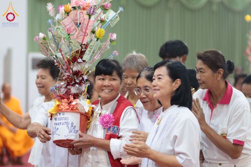 ภาพ No.298730:วันที่ 20 มกราคม พ.ศ. 2569 พิธีทอดผ้าป่าทำนุบำรุงศาสนสถาน ณ วัดไร่ขิง อ.สามพราน จ.นครปฐม ในโครงการธรรมยาตรา กตัญญูบูชา มหาปูชนียาจารย์ พระมงคลเทพมุนี(สด จนฺทสโร) พระผู้ปราบมาร อนุสรณ์สถาน 7 แห่ง ปีที่ 14