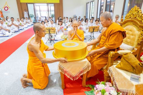 ภาพ No.336282:วันจันทร์ที่ 22 มิถุนายน พ.ศ.2569 พิธีอัญเชิญพระธรรมกาย และบรรจุพระบรมสารีริกธาตุ  ภายในเกศดอกบัวตูม องค์พระประธาน ณ อาคารสมปรารถนา วัดกลางธนรินทร์ ต.บ้านแป้ง อ.พรหมบุรี จ.สิงห์บุรี