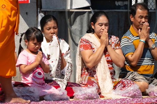 ภาพ No.304195:วันที่ 25 มกราคม พ.ศ. 2569 พิธีต้อนรับพระธรรมยาตรา  รร.สามัคคีราษฏร์บำรุง-วัดพระธรรมกาย ในโครงการธรรมยาตรา กตัญญูบูชา มหาปูชนียาจารย์ พระมงคลเทพมุนี(สด จนฺทสโร) พระผู้ปราบมาร อนุสรณ์สถาน 7 แห่ง ปีที่ 14