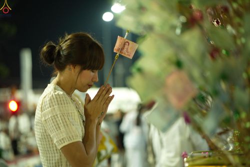 ภาพ No.282552:วันเสาร์ที่ 20 ธันวาคม พ.ศ.2568 พิธีตักบาตรพระ 10,000 รูป (ชุด 2) เนื่องในโอกาส 194 ปี จังหวัดกาญจนบุรี และอุทิศส่วนกุศลให้แด่บรรพชนทั้งหลาย บริเวณถนนสองแคว (Skywalk) เมืองกาญจนบุรี