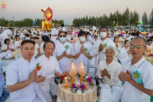 ภาพ No.302175:วันที่ 23 มกราคม พ.ศ. 2569 พิธีจุดประทีปธรรมถวายเป็นพุทธบูชา (ภาพชุดที่ 2) และบูชาธรรมมหาปูชนียาจารย์  ณ อนุสรณ์สถานลำดับที่ 5 สถานที่เผยแผ่วิชชาธรรมกายครั้งแรก อนุสรณ์สถานบางปลา วัดบางปลา อำเภอบางเลน จังหวัดนครปฐม ในโครงการธรรมยาตรา กตัญญูบูชา มหาปูชนีย