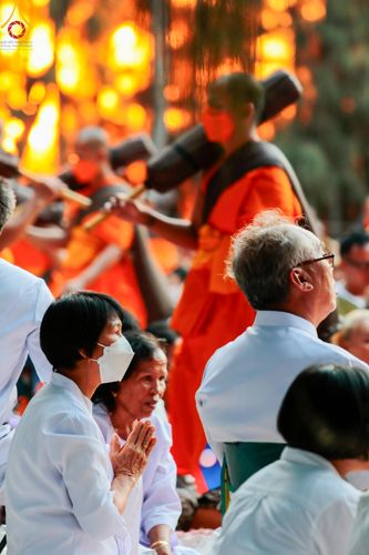 ภาพ No.105772:พิธีต้อนรับพระธรรมยาตรา ในโครงการธรรมยาตรากตัญญูบูชา มหาปูชนียาจารย์ พระมงคลเทพมุนี(สด จนฺทสโร) พระผู้ปราบมาร อนุสรณ์สถาน 7 แห่ง ปีที่ 12 วันที่ 3 มกราคม พ.ศ. 2567 ณ อนุสรณ์สถานโลตัสแลนด์ จ.สุพรรณบุรี