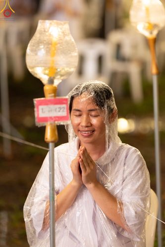 ภาพ No.89359:พิธีประดิษฐานรูปหล่อทองคำ  คุณยายอาจารย์มหารัตนอุบาสิกาจันทร์ ขนนกยูง ภายในมหาวิหารคุณยายอาจารย์ฯ เนื่องในวันครูผู้ค้นพบวิชชาธรรมกาย วันศุกร์ที่ 29 กันยายน พ.ศ. 2566 ณ วัดพระธรรมกาย จ.ปทุมธานี