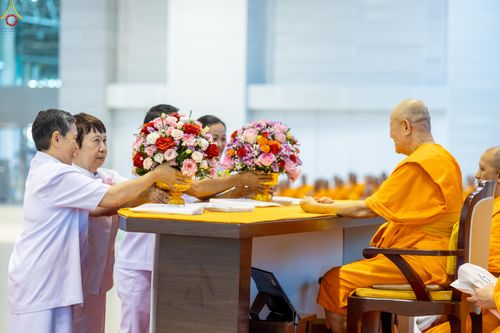 ภาพ No.281094:วันที่ 21 ธันวาคม พ.ศ.2568 พิธีมุทิตาหลวงพ่อทัตตชีโว ณ ห้องแก้วสารพัดนึก วัดพระธรรมกาย