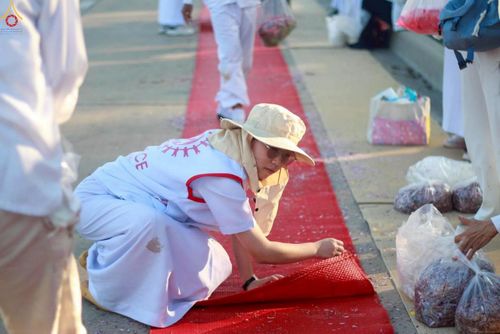 ภาพ No.296065:ภาพเบื้องหลังอาสาสมัครรวมใจ ชุดที่ 1 ในโครงการธรรมยาตรา กตัญญูบูชา มหาปูชนียาจารย์ พระมงคลเทพมุนี(สด จนฺทสโร) พระผู้ปราบมาร อนุสรณ์สถาน 7 แห่ง ปีที่ 14