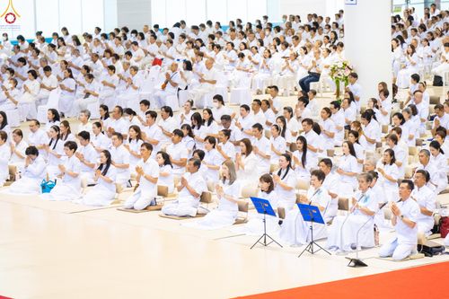 ภาพ No.328099:วันอาทิตย์ต้นเดือนที่ 3 พฤษภาคม พ.ศ.2569 พิธีบูชาข้าวพระ ณ วัดพระธรรมกาย
