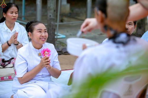 ภาพ No.319808:วันอาทิตย์ที่ 5 เมษายน พ.ศ.2569 พิธีตัดปอยผม และปลงผมนาคธรรมทายาท โครงการบรรพชาและอุปสมบทหมู่ รุ่นบูชาธรรม 82 ปี หลวงพ่อธัมมชโย