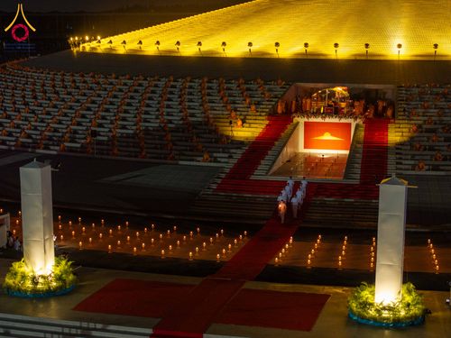 ภาพ No.312242:วันอังคารที่ 3 มีนาคม พ.ศ.2569 พิธีเวียนประทักษิณและจุดมาฆประทีป (ภาพชุดที่ 2) ณ ลานธรรมพระมหาธรรมกายเจดีย์ วัดพระธรรมกาย