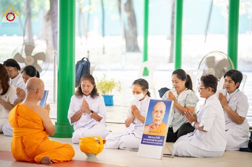 ภาพ No.298228:วันเสาร์ที่ 17 มกราคม พ.ศ. 2569 พิธีบรรพชาอุปสมบท โครงการอุปสมบทหมู่ บูชาธรรมครบ 117 ปี คุณยายอาจารย์มหารัตนอุบาสิกาจันทร์ ขนนกยูง  ณ อุโบสถพระไตรปิฎก วัดพระธรรมกาย