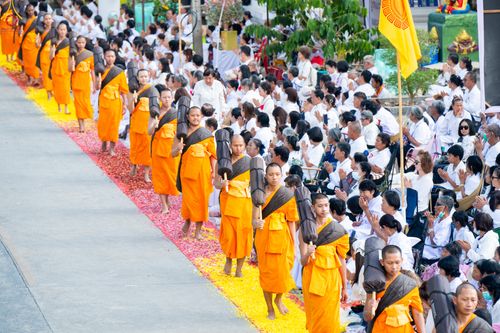 ภาพ No.295196:วันที่ 16 มกราคม พ.ศ. 2569 พิธีต้อนรับพระธรรมยาตรา อนุสรณ์สถานลำดับที่ 4 (ภาพชุดที่ 2) สถานที่เกิดด้วยกายธรรม ณ วัดโบสถ์บน ต.บางคูเวียง จ.นนทบุรี ในโครงการธรรมยาตรา กตัญญูบูชา มหาปูชนียาจารย์ พระมงคลเทพมุนี(สด จนฺทสโร) พระผู้ปราบมาร อนุสรณ์สถาน 7 แห่ง ปี