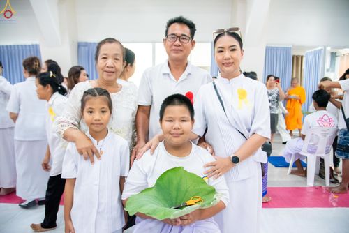 ภาพ No.320091:วันเสาร์ที่ 4 เมษายน 2569 พิธีตัดปอยผม ขอขมาผู้ปกครอง  มอบบาตร-ผ้าไตร และพิธีบรรพชาสามเณร 87 รูป  ณ ศูนย์ปฏิบัติธรรมระยอง(บ้านช่องลม)  ต.บางบุตร อ.บ้านค่าย จ.ระยอง