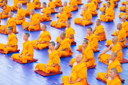 ภาพ No.315232:​วันอาทิตย์ที่ 22 มีนาคม พ.ศ.2569 สามเณรธรรมทายาทเนปาล 500 รูป ฟังธรรม สวดมนต์ ปฏิบัติธรรมร่วมกัน  ณ International Assembly and Meditation Hall Lumbini