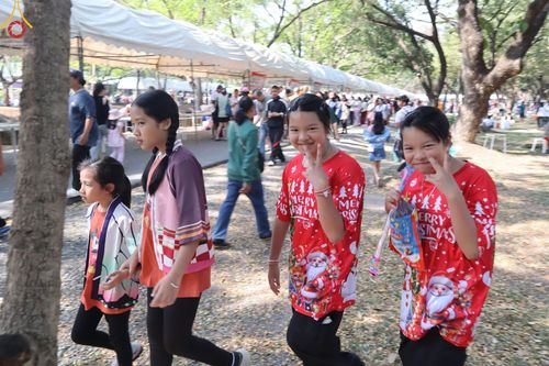 ภาพ No.194081:วัดพระธรรมกาย จัดงานวันเด็กแห่งชาติ ประจำปี พ.ศ.2568 ออกร้านอาหาร 200 ร้าน มอบของขวัญหลายหมื่นชิ้น วันที่ 12 มกราคม พ.ศ. 2568 วัดพระธรรมกาย อ.คลองหลวง จ.ปทุมธานี