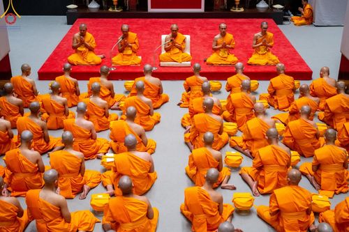 ภาพ No.141549:พิธีบรรพชาอุปสมบท โครงการอุปสมบทหมู่รุ่นผู้บริหาร รุ่นที่ 14 โครงการอุปสมบทหมู่ธรรมทายาท ระดับอุดมศึกษา รุ่นที่ 51 ภาคฤดูฝน ณ โบสถ์พระไตรปิฎก วัดพระธรรมกาย ในวันเสาร์ที่ 15 มิถุนายน พ.ศ. 2567