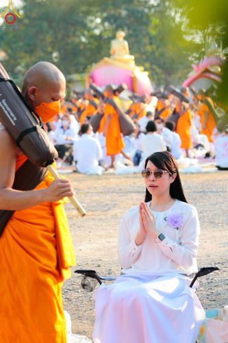 ภาพ No.110604:พิธีต้อนรับพระธรรมยาตรา ในโครงการธรรมยาตรากตัญญูบูชา มหาปูชนียาจารย์ พระมงคลเทพมุนี(สด จนฺทสโร) พระผู้ปราบมาร อนุสรณ์สถาน 7 แห่ง ปีที่ 12 วันที่ 11 มกราคม พ.ศ. 2567 ณ อนุสรณ์สถานลำดับที่ 3 สถานที่เกิดใหม่ในเพศสมณะ วัดสองพี่น้อง จ.สุพรรณบุรี