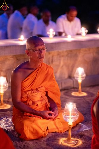 ภาพ No.141263:PhotoStory มหาศรัทธา ธรรมยาตราศรีลังกา EP.6 พิธีจุดวิสาขประทีป 6 วัด ถวายเป็น พุทธบูชา  โครงการสยาม-ลังกา ธรรมยาตรา  ฉลองเทศกาลวิสาขบูชาแห่งชาติ ศรีลังกา  บูชาธรรม 80 ปี หลวงพ่อธัมมชโย วันที่ 16 พฤษภาคม พ.ศ. 2567