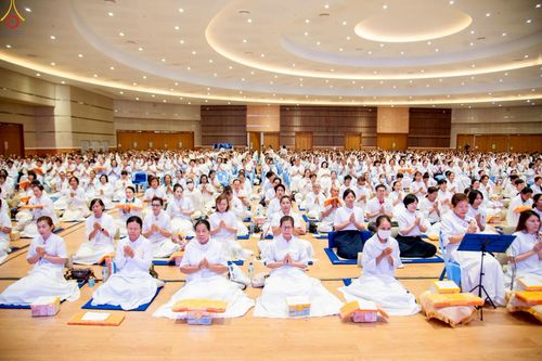 ภาพ No.242452:วันที่ ๒๙ - ๓๑ สิงหาคม พ.ศ. ๒๕๖๘ สัมมนารวมใจผู้นำบุญ บูชาธรรม ๘๑ ปี  หลวงพ่อธัมมชโย รุ่นที่ ๒ กฐินสามัคคีทั่วไทย ๓๐,๐๐๐ วัด โครงการอุปสมบทบูชาธรรมมหาปูชนียาจารย์  ๓,๐๐๐ รูป