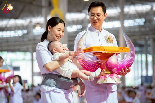 ภาพ No.215605:วันอาทิตย์ต้นเดือนที่ 6 เมษายน พ.ศ. 2568 ขบวนอัญเชิญผ้าป่าสมทบ มหาสังฆทาน 40,000 กว่าวัดทั่วประเทศ ณ สภาธรรมกายสากล วัดพระธรรมกาย