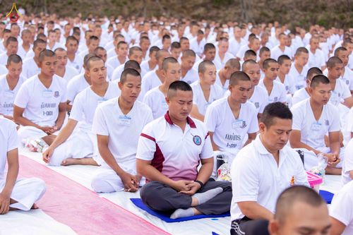 ภาพ No.340967:วันที่ 26 กรกฎาคม พ.ศ. 2569 โครงการพัฒนาคุณธรรม จริยธรรม สำหรับนักเรียนนายสิบตำรวจ (นสต.) รุ่นที่ 17 ศูนย์ฝึกอบรมตำรวจภูธรภาค 1 ได้จัดกิจกรรม ตักบาตรเพื่อน้อมอุทิศถวายเพื่อเป็นพระราชกุศลฯ  และปฏิบัติธรรม ติวธรรมมะ ณ ศูนย์ปฏิบัติธรรมเวิล์ดพีช วัลเล่ย์ (Wo
